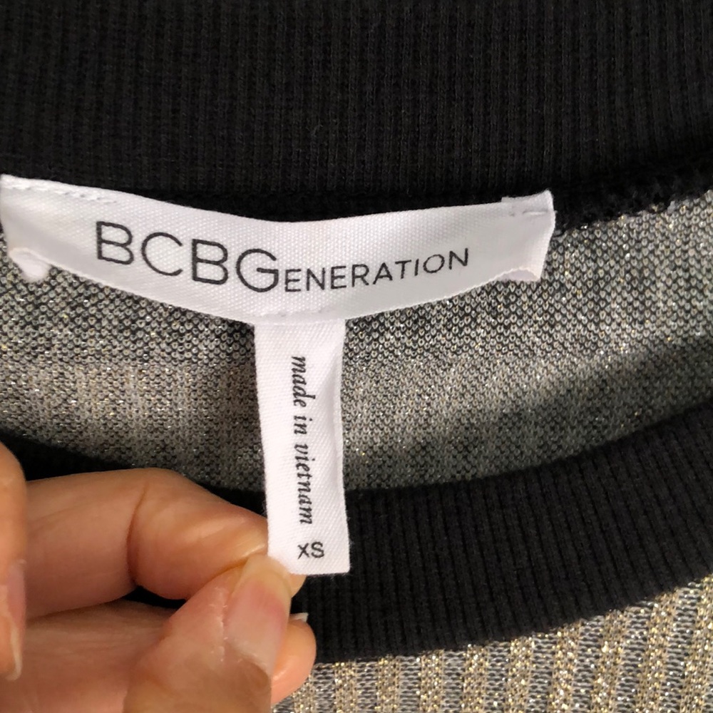 BCBGeneration pullover top - Picture 2 of 4